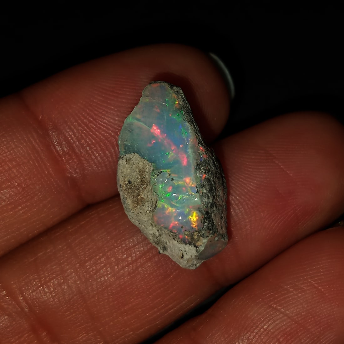Raw rough free shape Welo Opal, weight 8.07 cts (1 of 8)