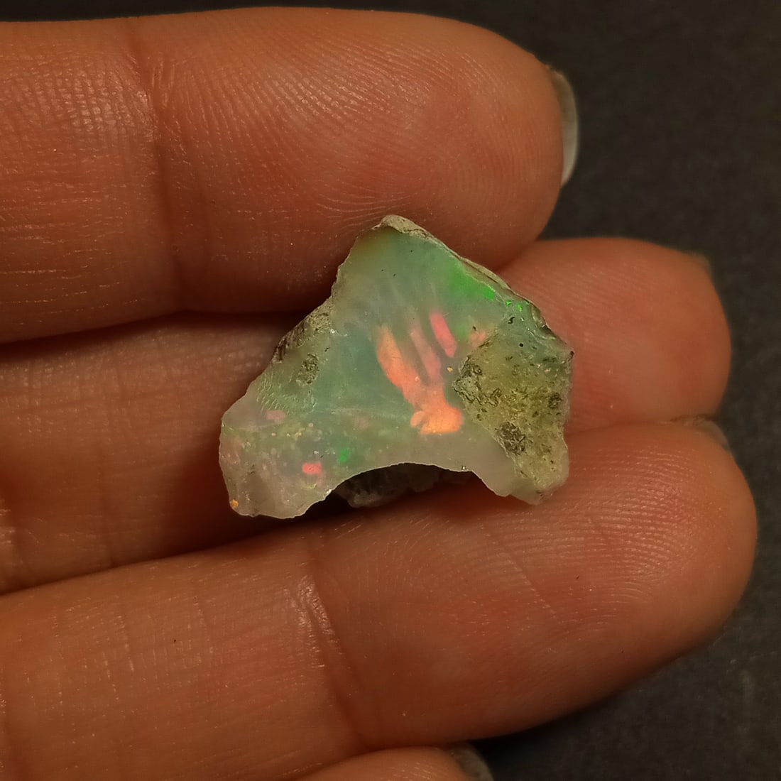 Raw rough free shape Welo Opal, weight 8.12 cts (1 of 6)