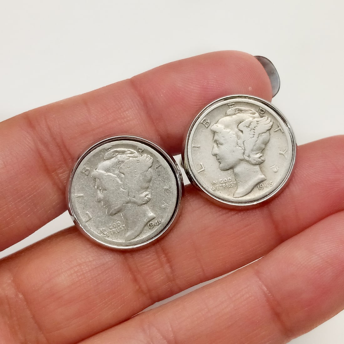 Silver Mercury Dime 1944 1945 coin silver tone cufflinks (1 of 5)