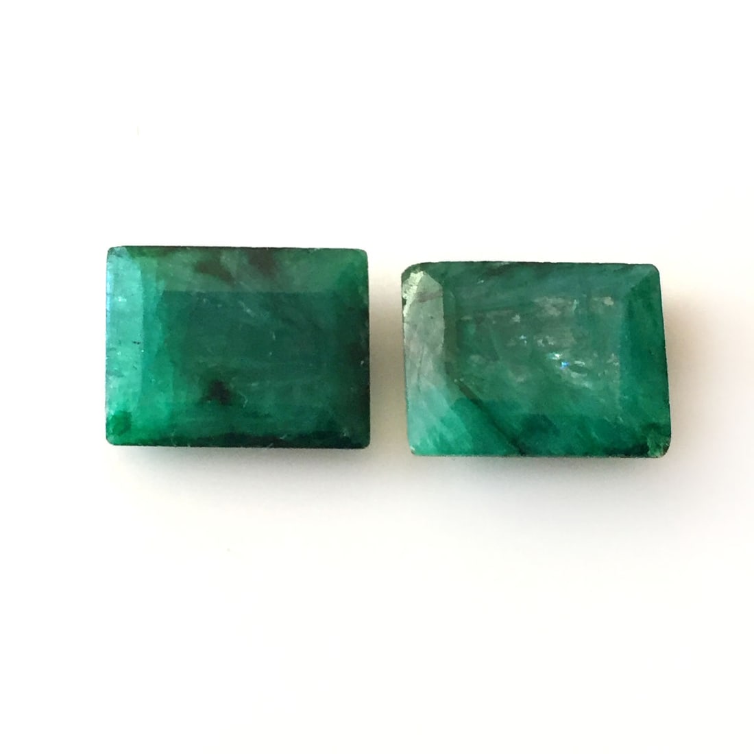 Pair of 16x12 mm rectangular faceted emeralds 23.13 cts (1 of 2)