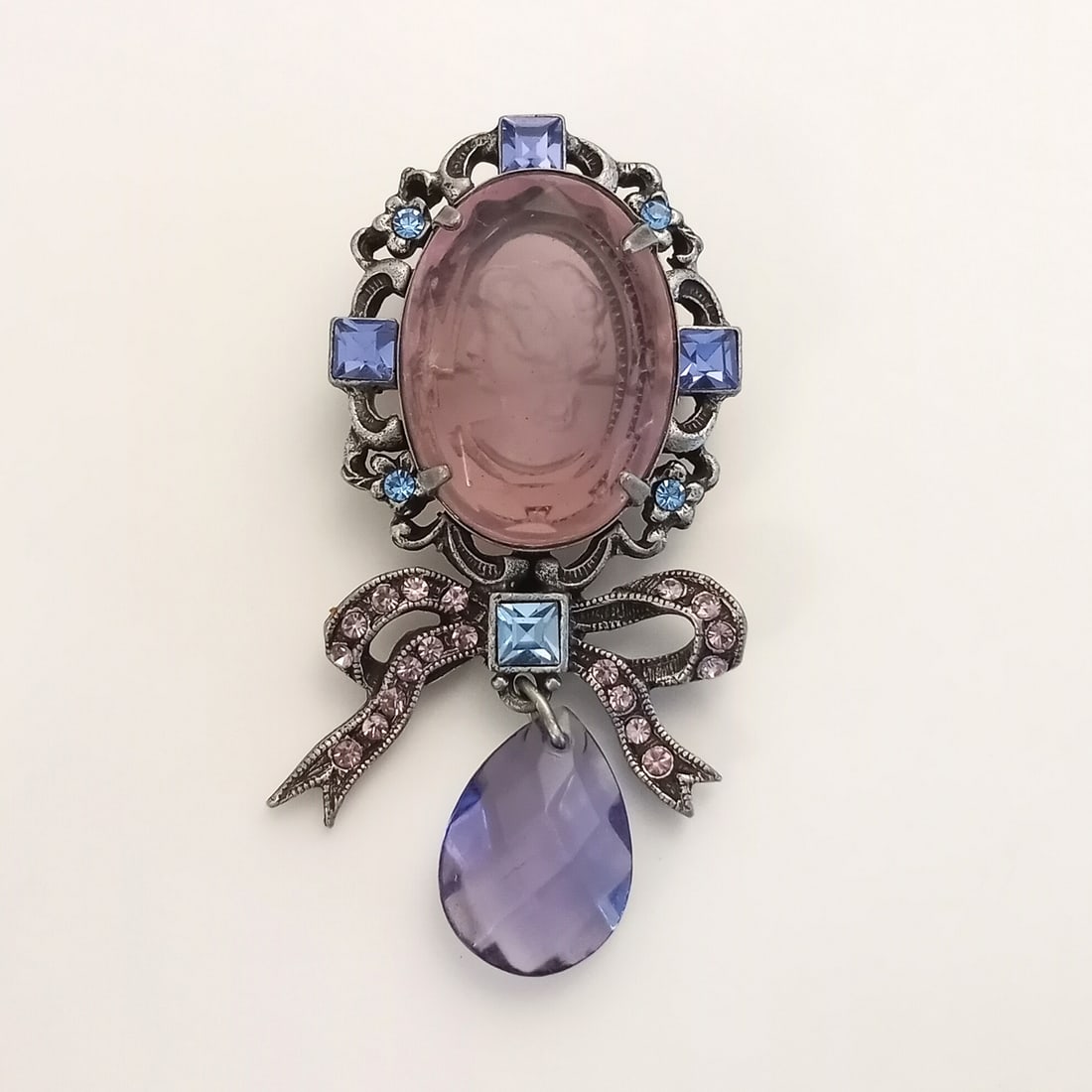 SWEET ROMANCE USA: Vintage silver tone purple rhinestones, purple glass Intaglio or reverse cameo (1 of 4)