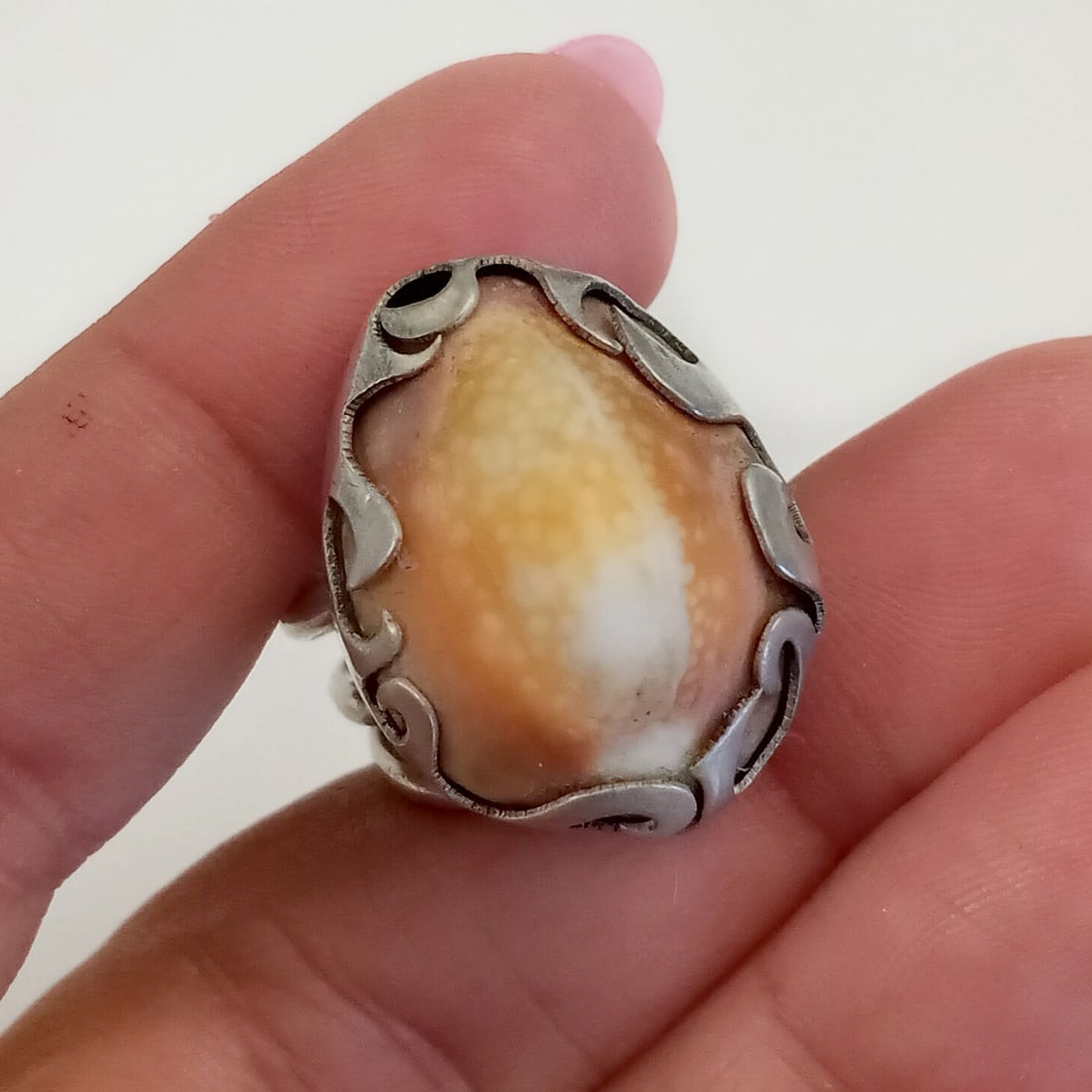 Vintage sterling silver shell ring, size 6 1/4 (1 of 6)
