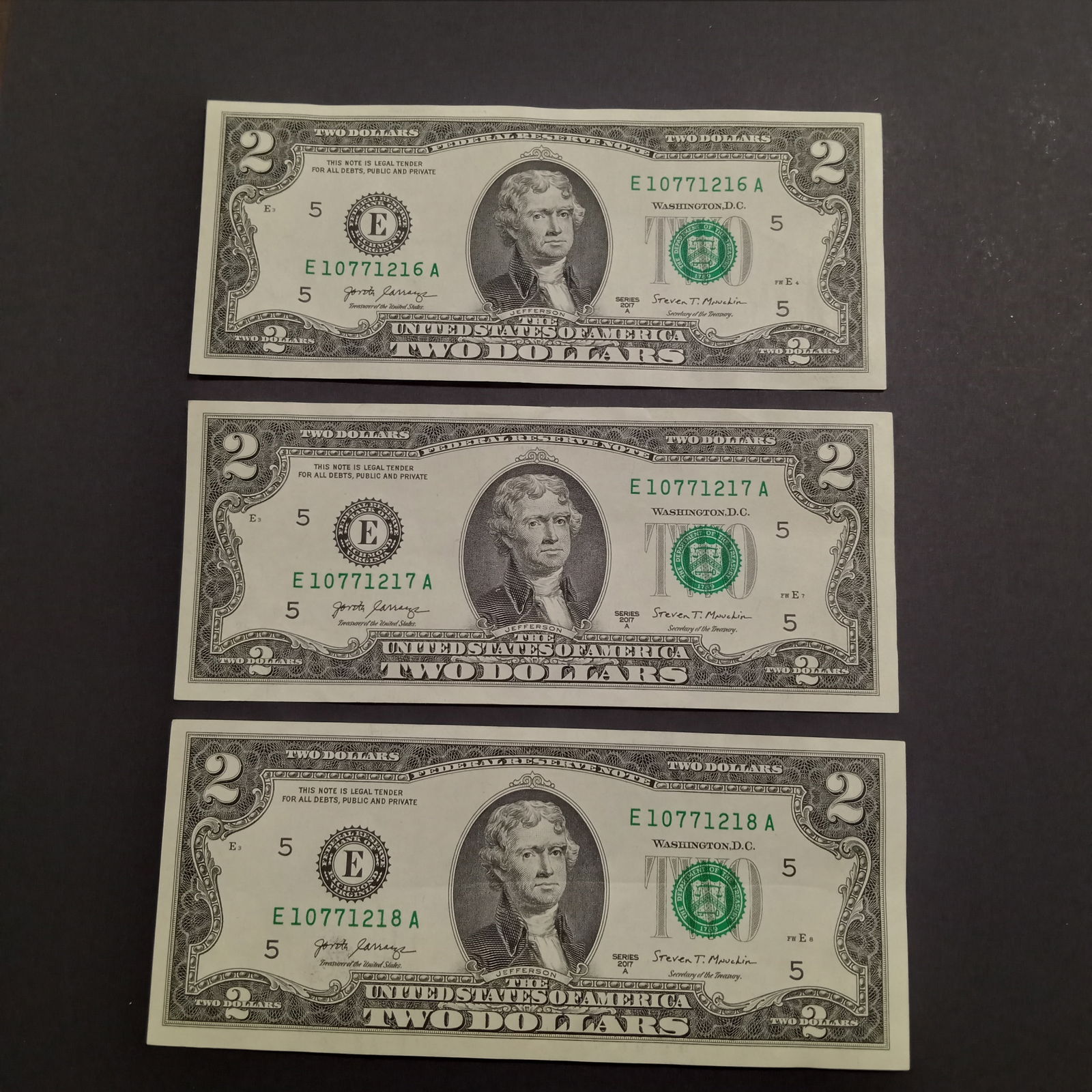 Lot of 3 Collectible US 2017A Two dollar $2 bill notes with consecutive serial numbers, UNC (1 of 2)