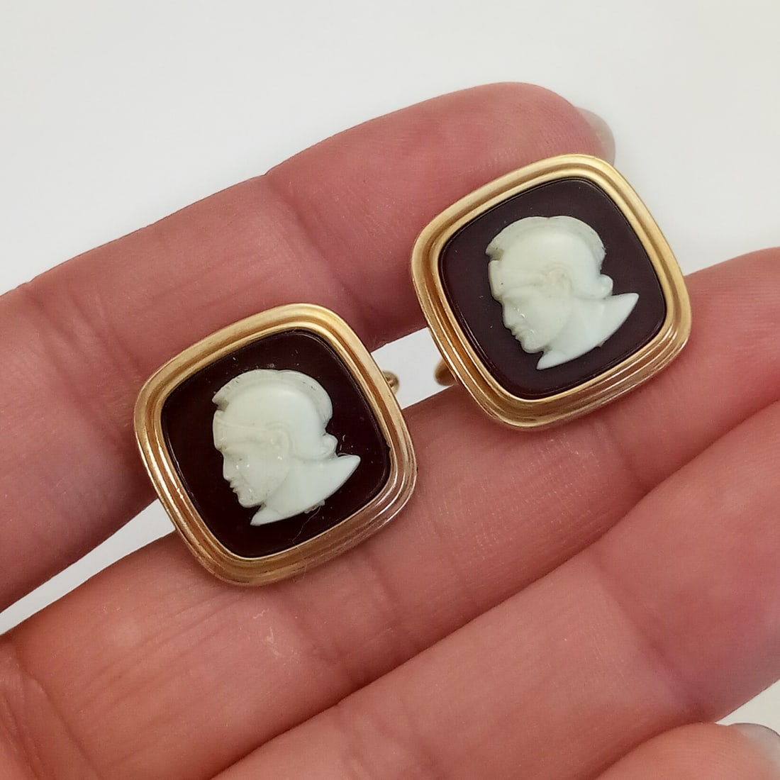 KREMENTZ Vintage gold tone cream color Roman soldier cameo  on brown background square shape (1 of 6)