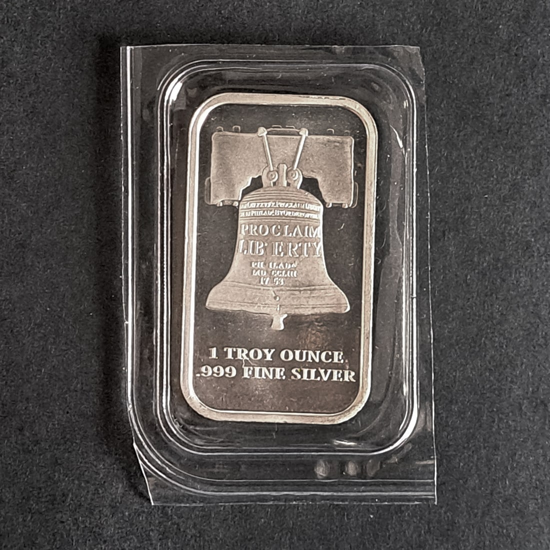 SD BULLION: Collectible bullion 1 troy ounce .9999 fine silver, sealed: SD BULLION: Collectible bullion 1 troy ounce .9999 fine silver, sealed. Bullion measured approx. 2" x 1 1/8". Condition excellent.