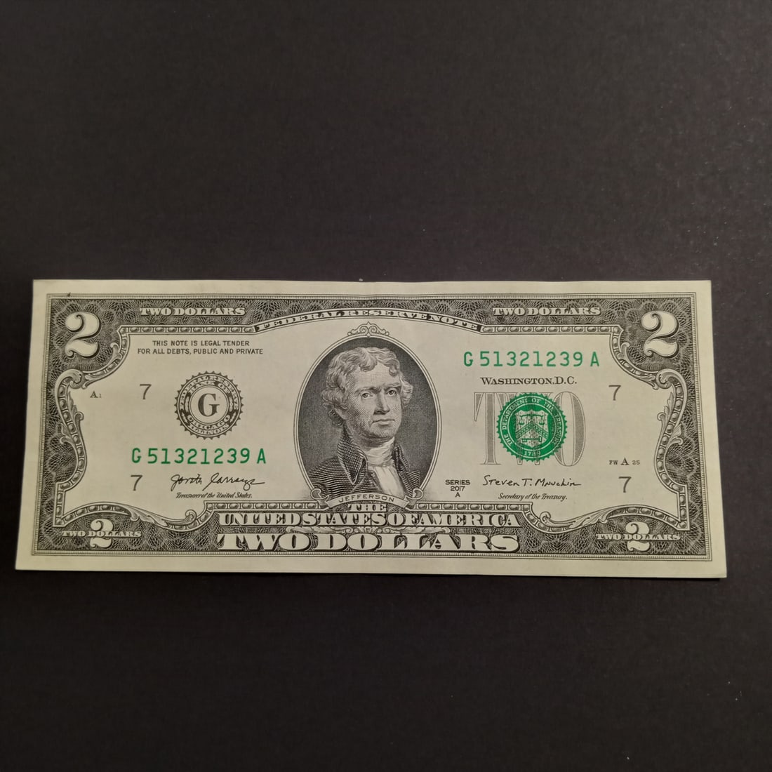 Collectible US 2017A Two dollar $2 bill notes, UNC: Collectible US 2017A Two dollar $2 bill note, UNC. Bills is crisp.