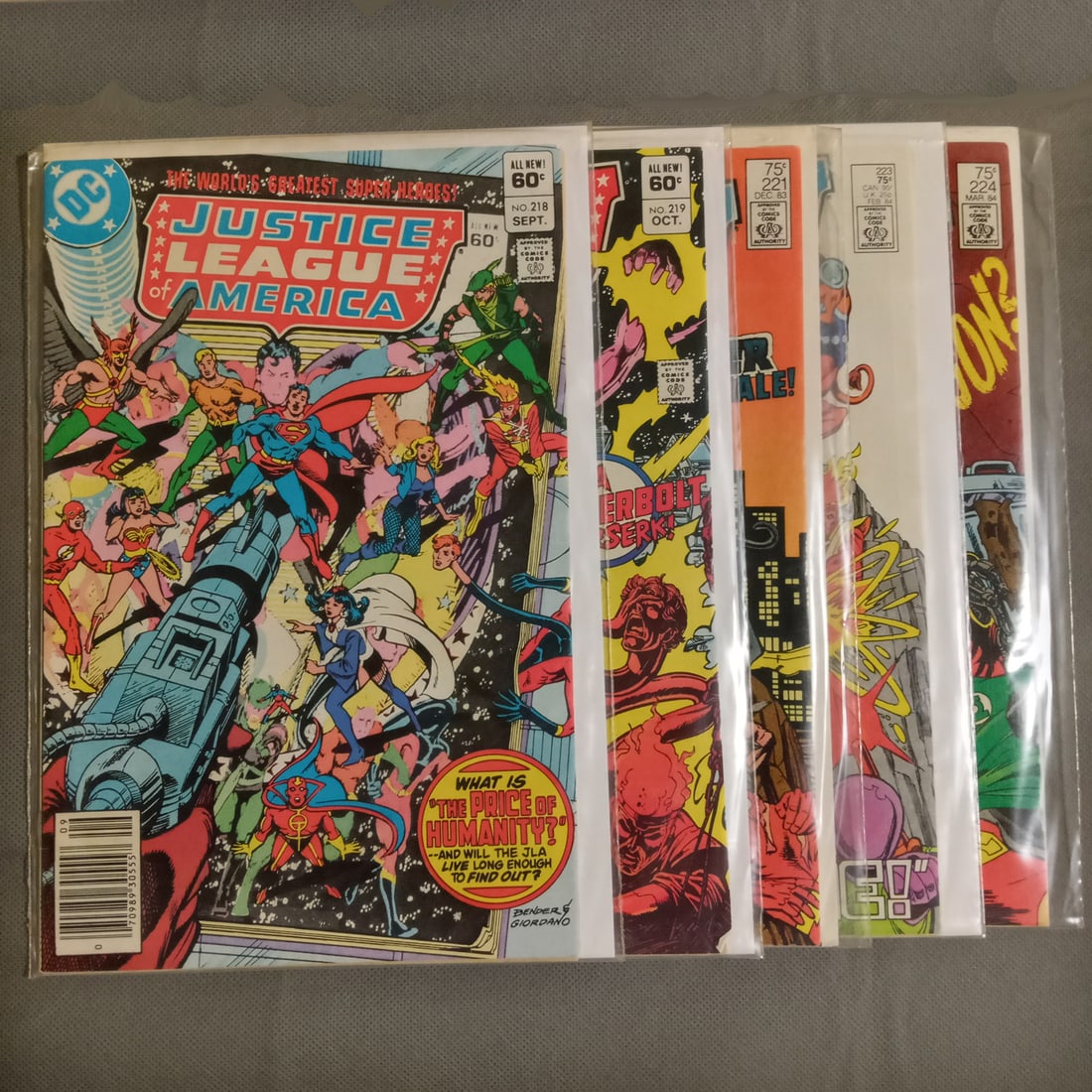 5 JUSTICE LEAGUE OF AMERICA 218 219 221 223 224 comics (1 of 6)