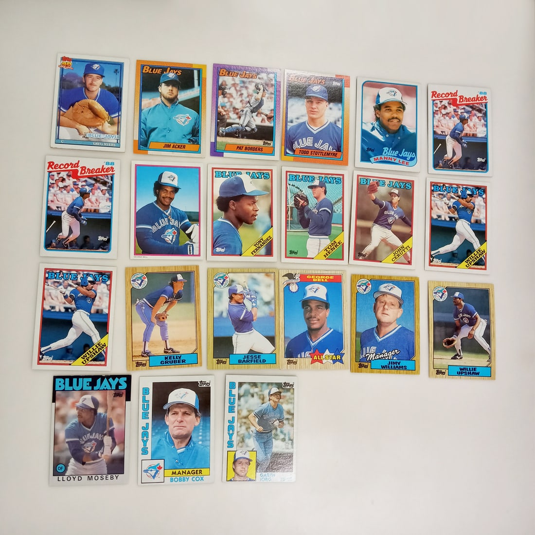 Lot of 21 TOPPS BLUE JAYS 1984, 1986, 1987, 1988, 1989, 1990, 1991 baseball cards: Lot of 21 TOPPS BLUE JAYS 1984, 1986, 1987, 1988, 1989, 1990, 1991 baseball cards. Condition is from good to excellent depending on the card.