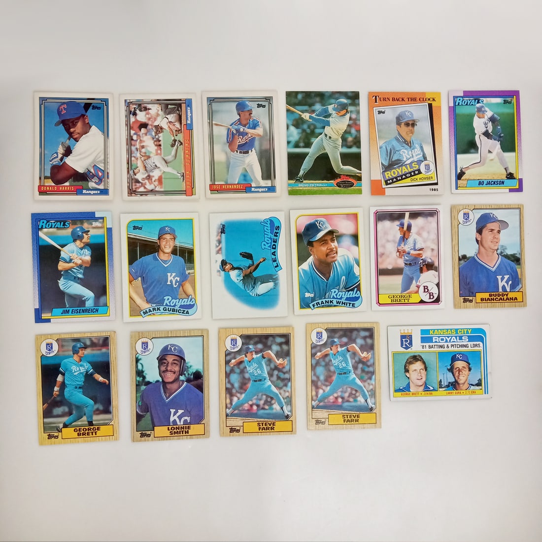 Lot of 17 TOPPS ROYALS 1982, 1987, 1989, 1990, 1991, 1992 baseball cards: Lot of 17 TOPPS ROYALS 1982, 1987, 1989, 1990, 1991, 1992 baseball cards. Condition is from good to excellent depending on the card.