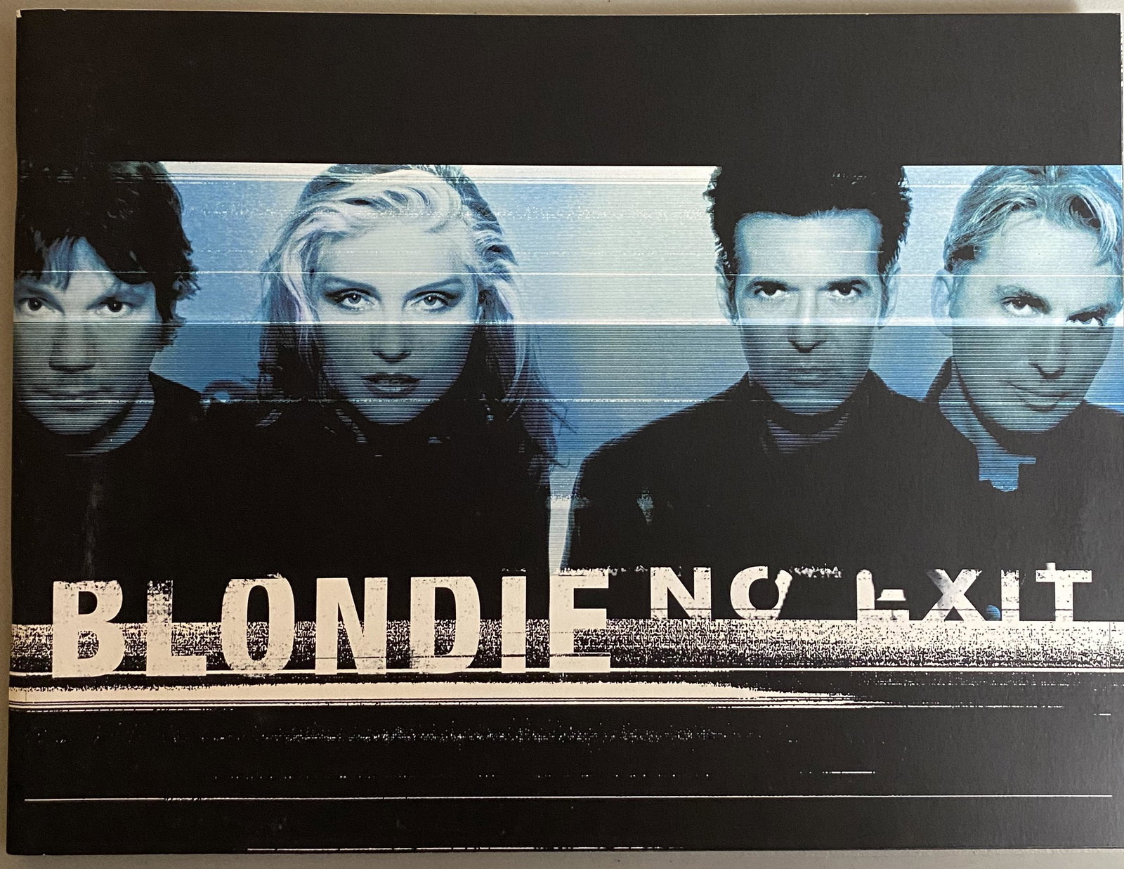 Blondie 1999 Tour Book: Fantastic Blondie 1999 tour book! Amazing photos of one of the coolest bands grace this tour book's pages. Plus, a great bonus item - a UK date concert ticket! This tour book was p