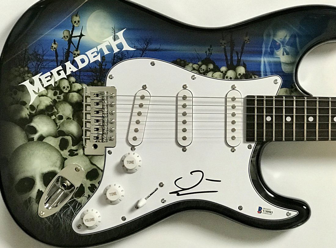 Megadeth "Skulls" Guitar Signed by David Ellefson w/BAS (1 of 7)
