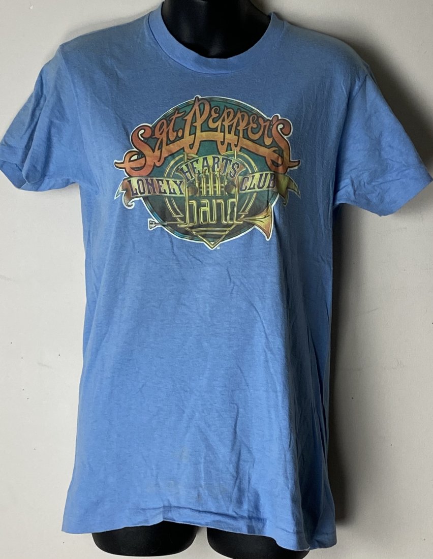 Sgt Pepper's Lonely Hearts Club Band Vintage T-shirt (1 of 4)