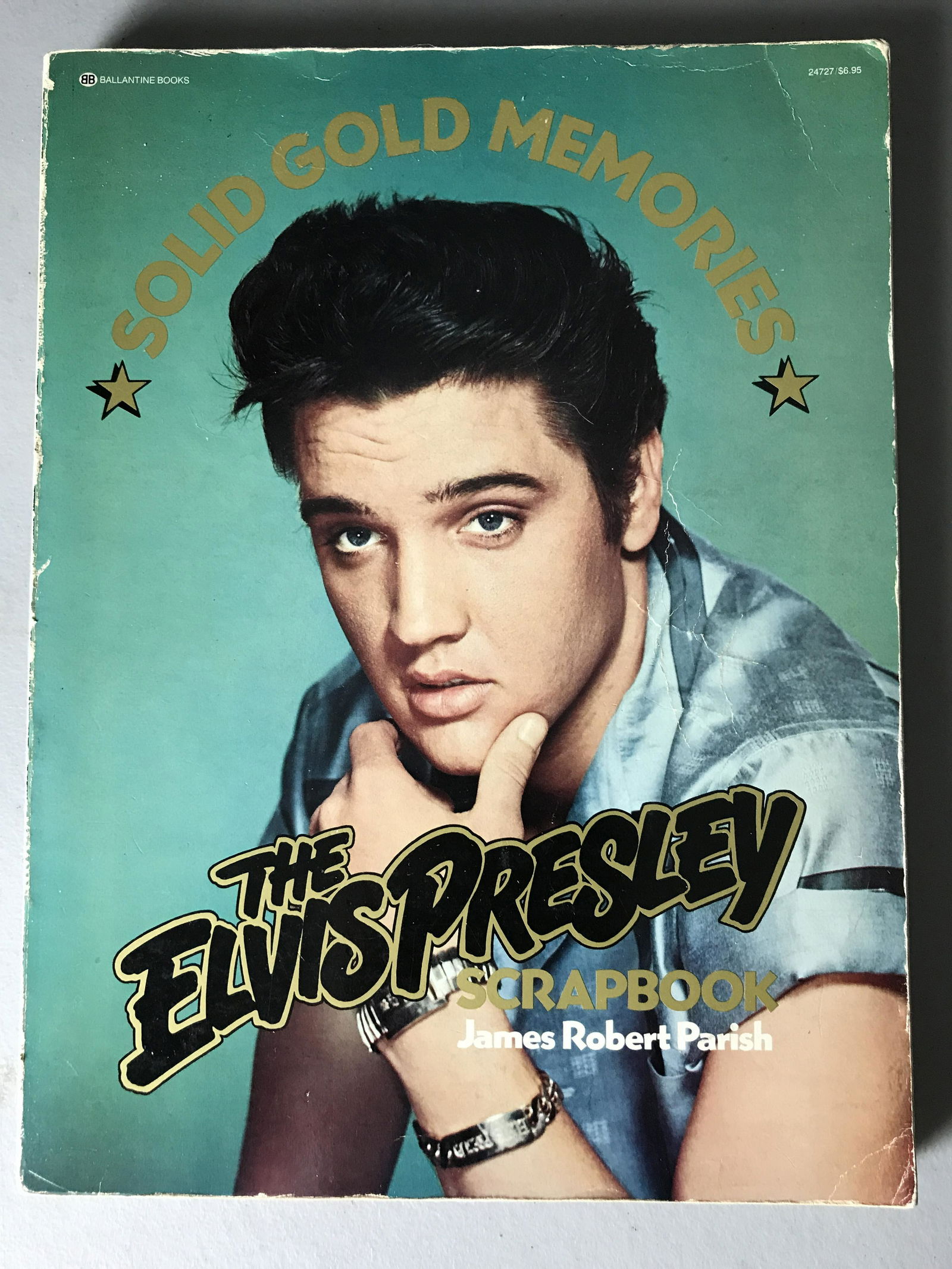 Elvis Presley Scrapbook Solid Gold Memories 1975 (1 of 3)