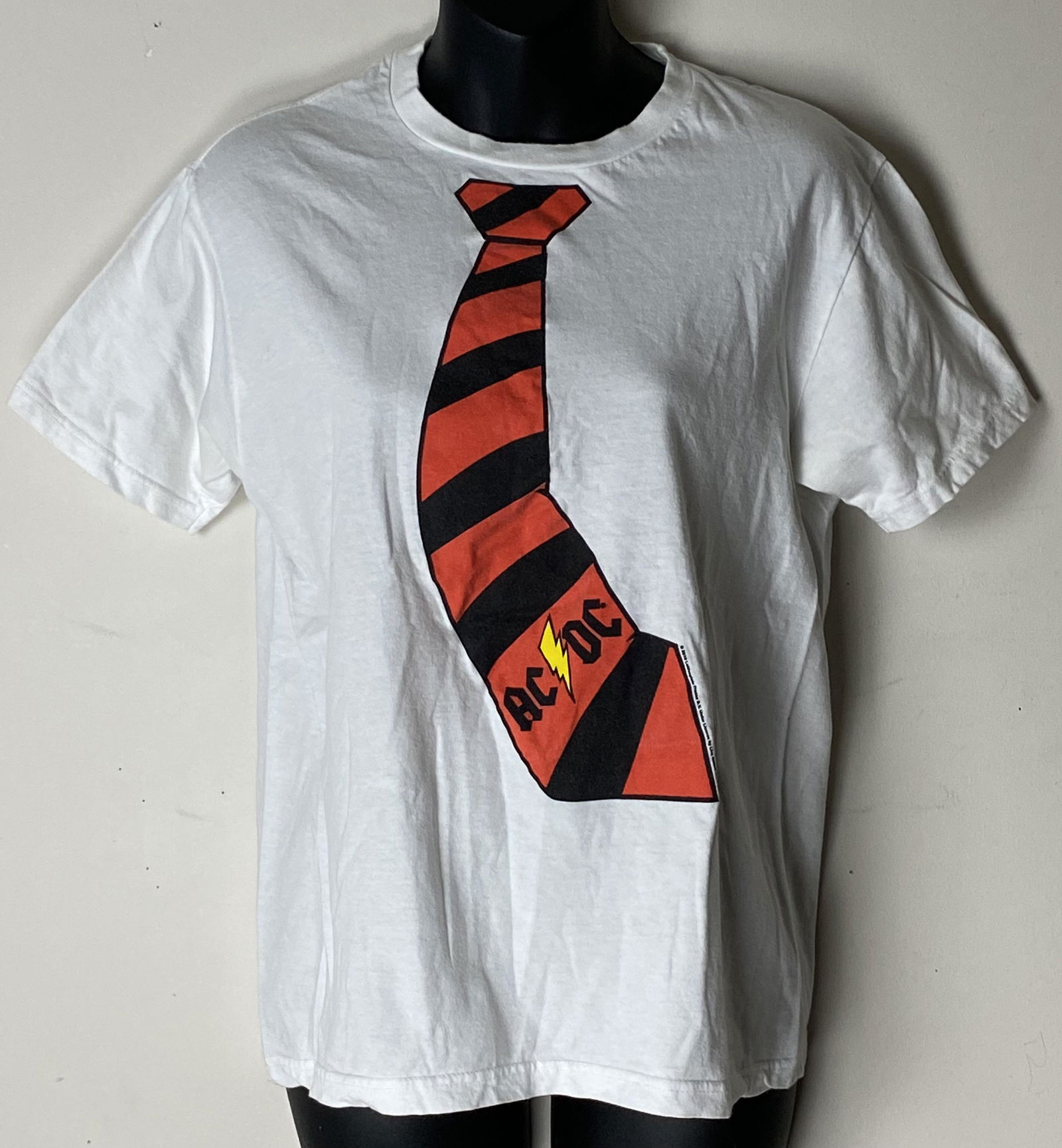 AC/DC 2010 T-shirt (1 of 4)