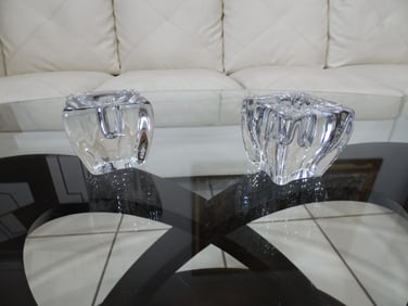 Pair of vintage Flygfors “Coquille” candle holders in clear crystal – Design by Paul Ked