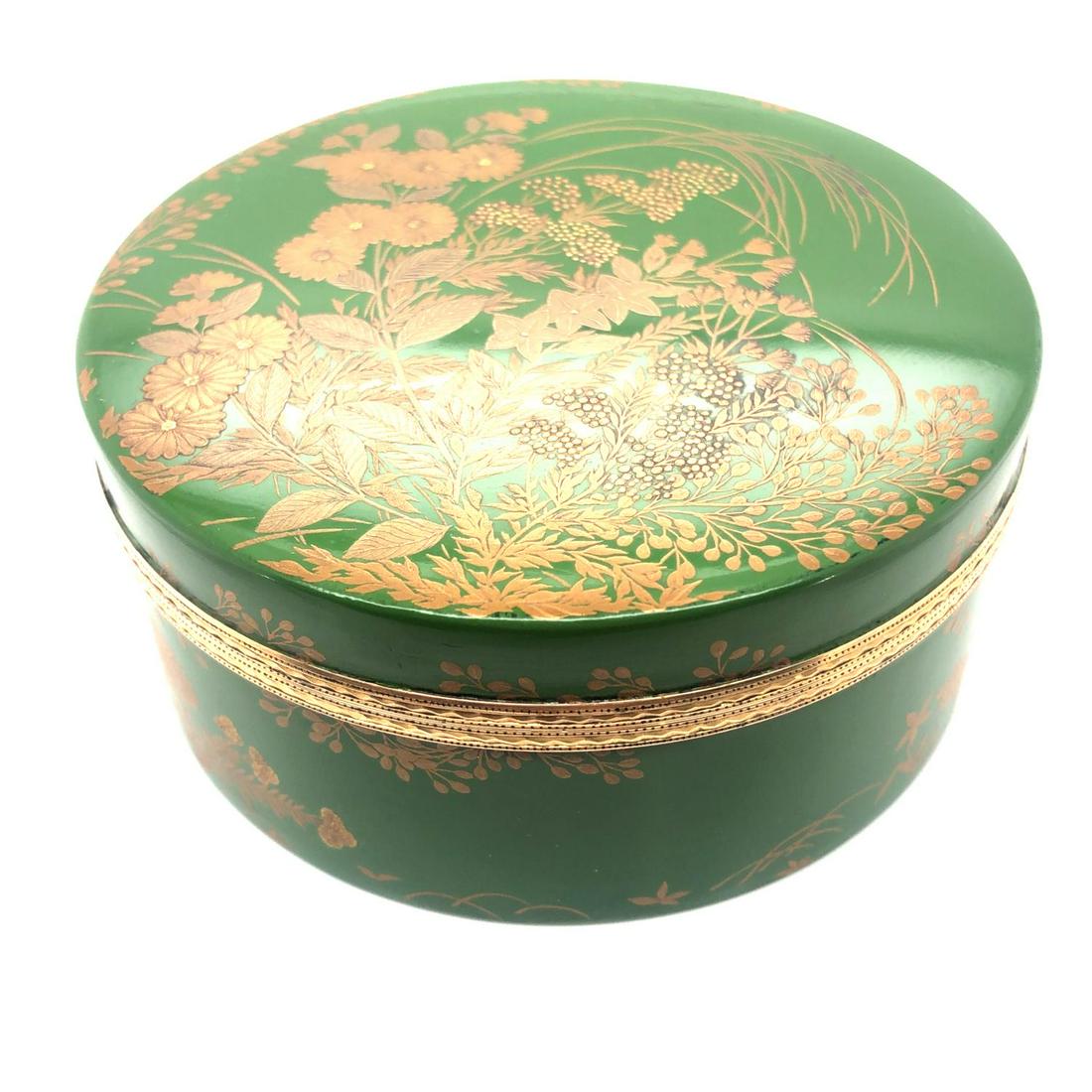 Round Gold Mounted Lacquer Snuff Box (1 of 5)