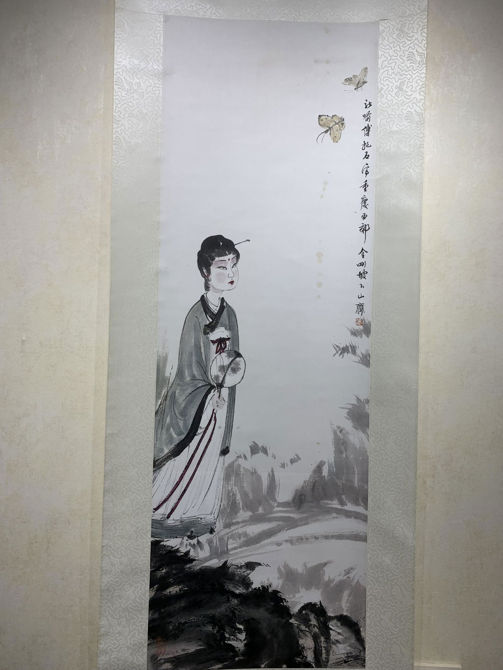 Chinese lady holding a fan: Fu Baoshi or Fu Pao-Shih, (1904-1965) was a Chinese painter from Xinyu, Jiangxi Province. He went to Japan to study the History of Oriental Art in the Tokyo School of Fine Arts in 1933. He translated