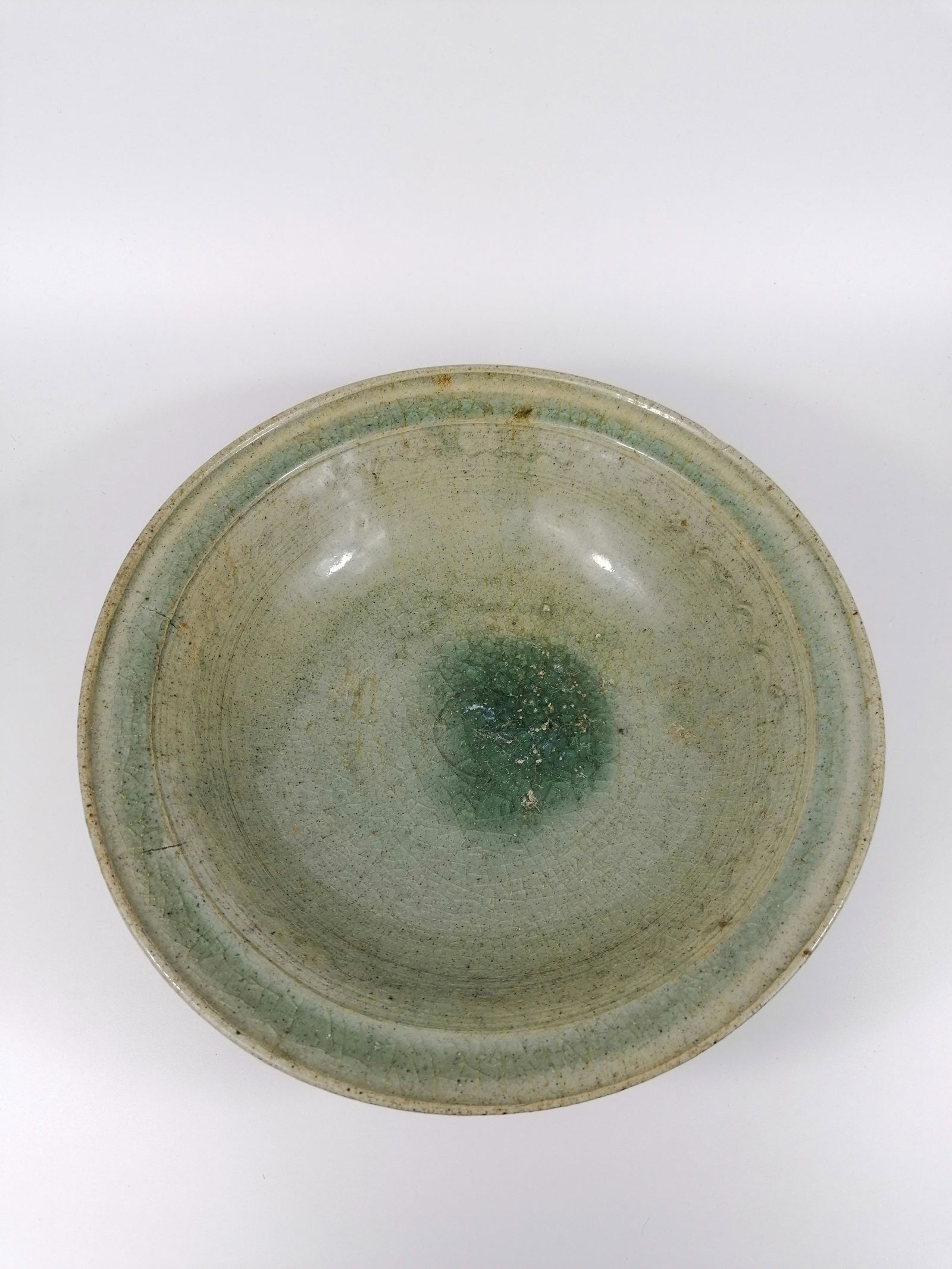 A Vietnamese celadon plate (1 of 11)