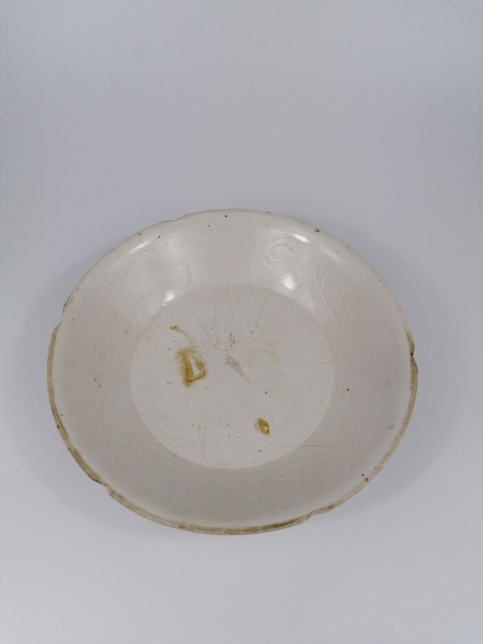 A Chinese white glaze plate (1 of 8)