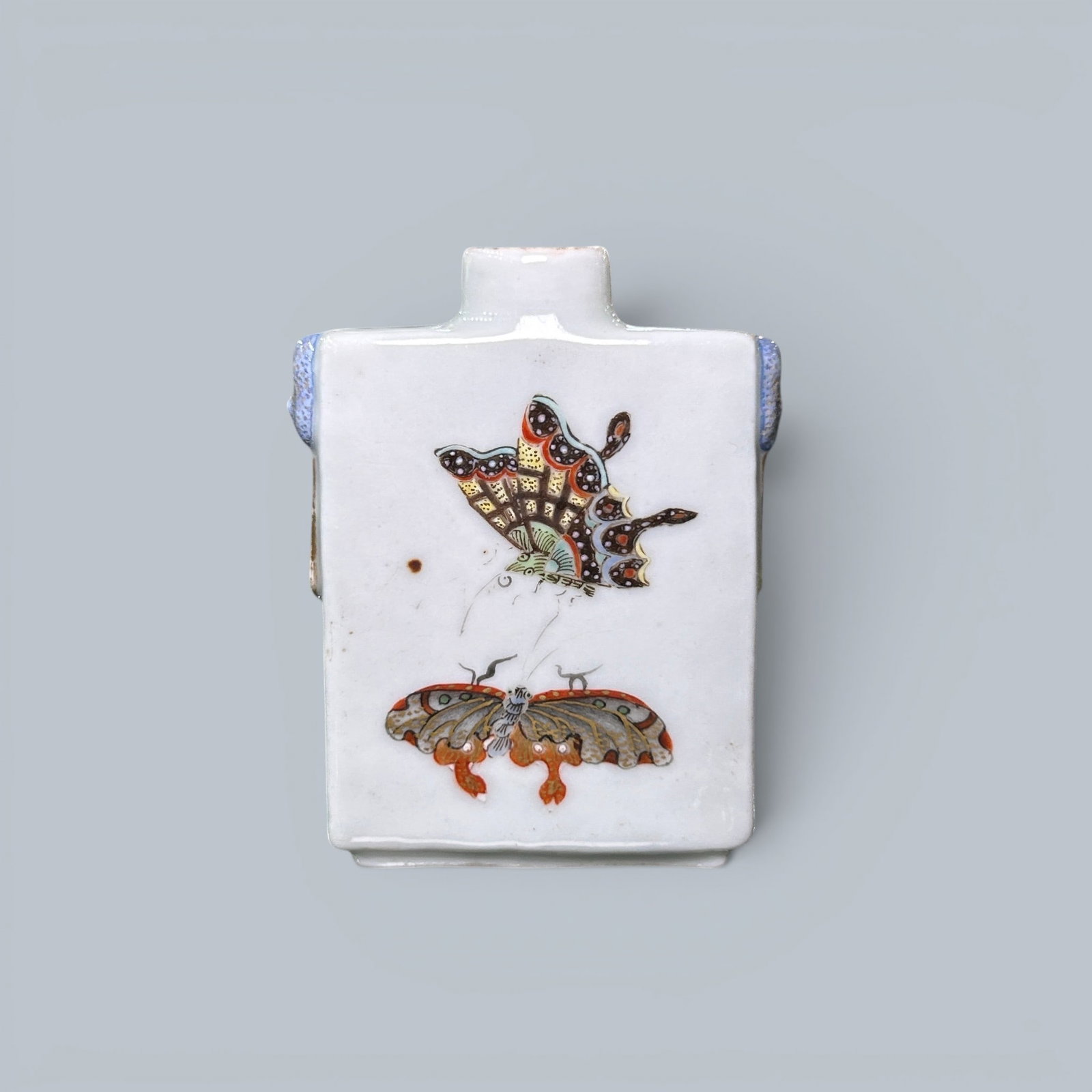 Chinese Art, A Famille Rose Snuff Bottle Decorated with Butterflies, 18th-19th Century, Qing (1 of 6)