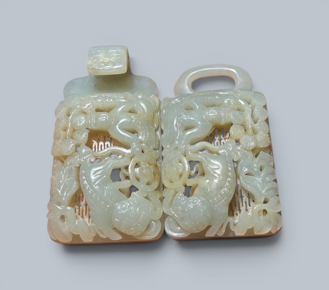 Chinese Art, A Celadon Jade Belt Buckle, Ming to Qing Dynasty, 15th-18th Century: Chinese Art, A Celadon Jade Belt Buckle, Ming to Qing Dynasty, 15th-18th Century, Combined Size: Length 14 cm, Height 4.2 cm, Width 1.9 cm.