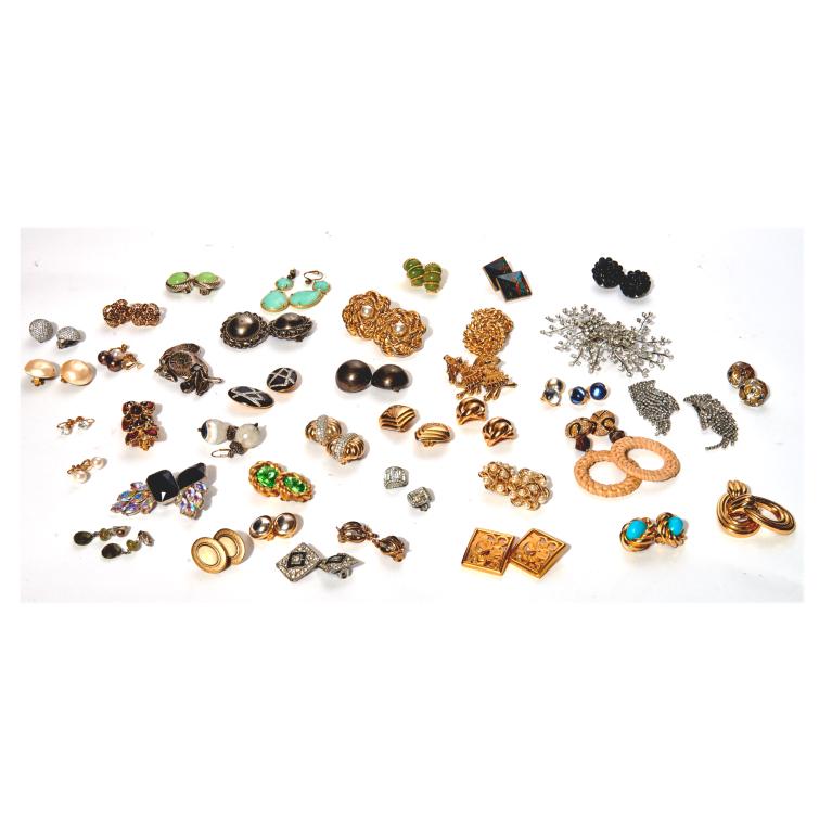 Misc assorted group of womens earings (1 of 1)