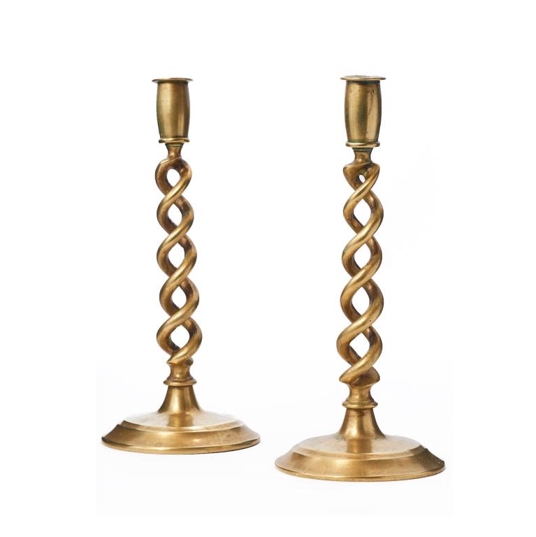 Pair English brass candlesticks (1 of 1)