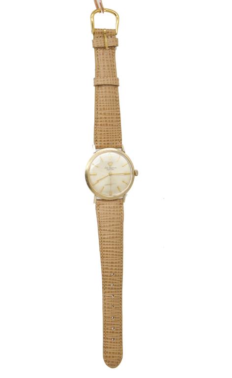14k gold men's wrist watch by Jules Jurgensen 14k gold men's wrist watch by Jules Jurgensen, with a: 14k gold men's wrist watch by Jules Jurgensen, with a De Beers leather band Not tested, (as is) condition
