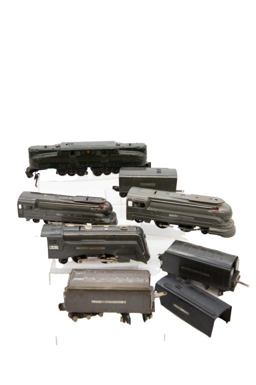Pre War Lionel Trains and Carriages (1 of 6)