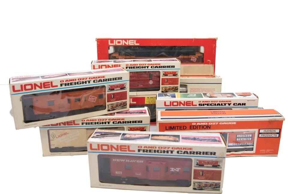 Lot of 9 Lionel & Misc O & 027 Gauge (1 of 9)