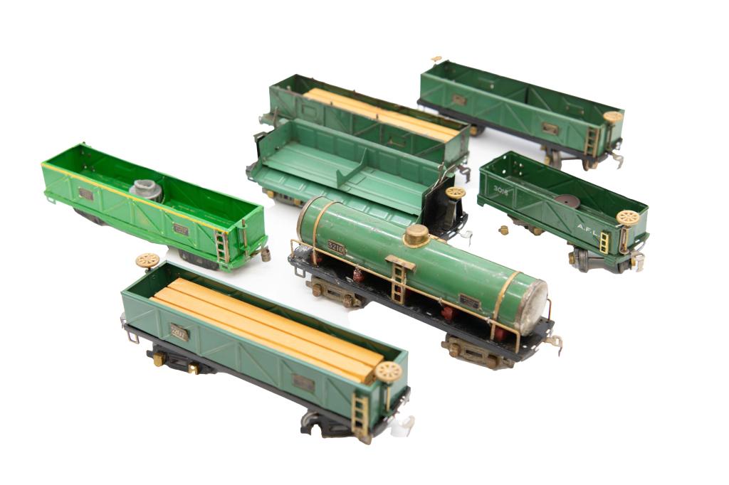 Pre War American Flyer Loggers Lot of 7 (1 of 6)