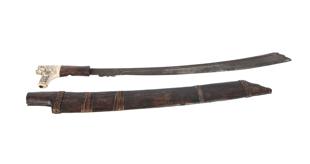 Rare Dayak Headhunters Sword (1 of 10)