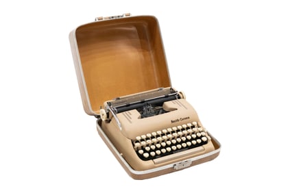 1957 Smith Corona Silent Super Typewriter in Case