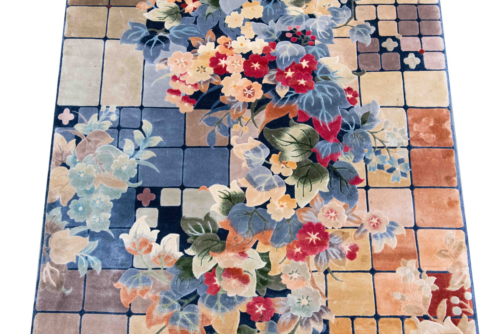 Chinese Handwoven Silk Floral Rug: Chinese Handwoven Silk Floral Rug Approximate size: 72” x 48” (6’ x 4’)