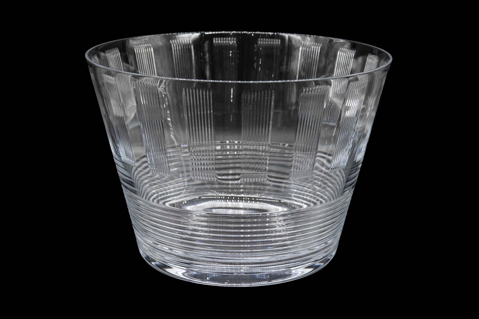 Edward Yeoward Large Crystal Bowl: Edward Yeoward Large Crystal Bowl Approximate size: 9” H x 13” W x 13” D