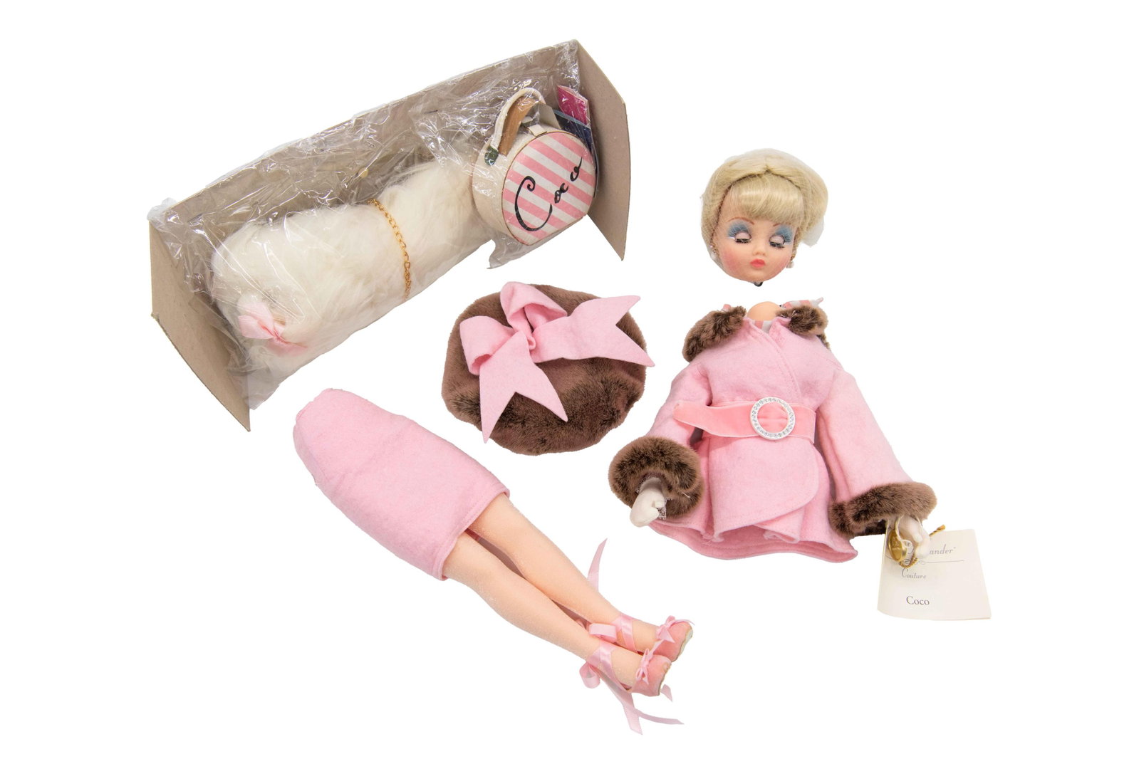 Madame Alexander ‘Coco and Cleo Travel Abroad’ 31040 Doll (1 of 13)