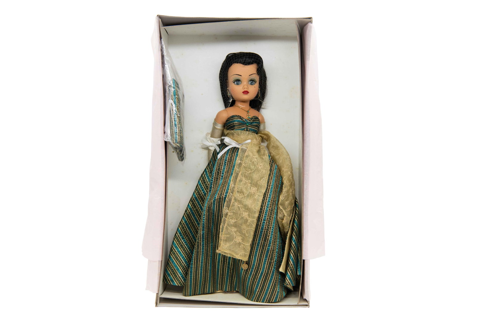 Madame Alexander ‘Cairo Cissy’ 25560 Doll, 2001 (1 of 11)
