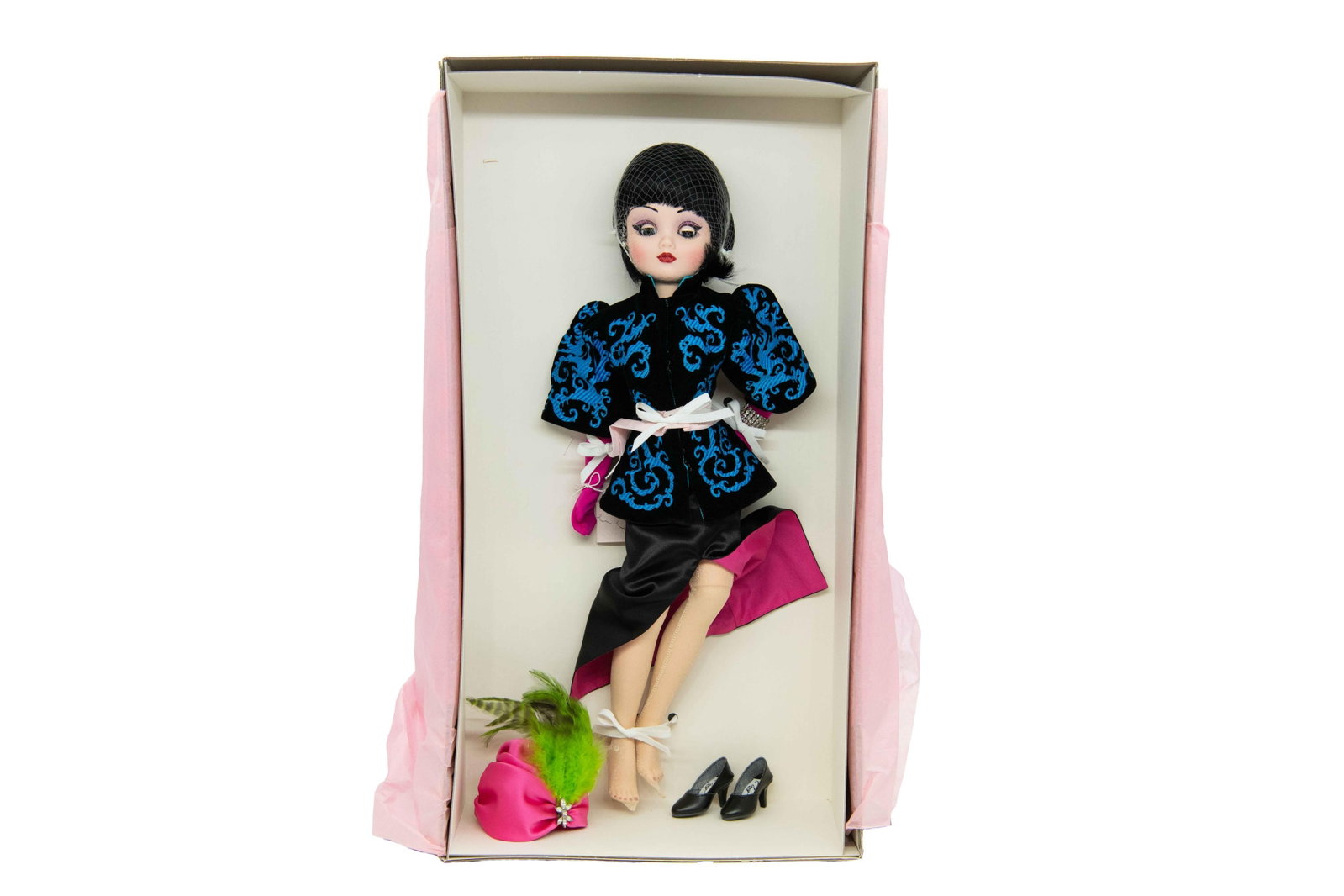 Madame Alexander ‘Silhouette Cissy’ 41570 Doll: Madame Alexander ‘Silhouette Cissy’ 41570 Doll Box has minimal wear with minor denting commensurate with age. Approximate box size: 6” H x 12.5” W x 22.75” D