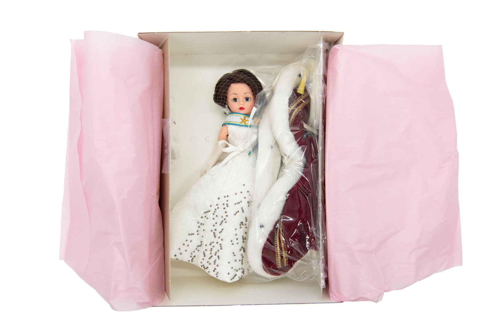 Madame Alexander ‘Queen Mother’ 35715 Doll, 2001: Madame Alexander ‘Queen Mother’ 35715 Doll, 2001 Box has very minimal wear with slight dents commensurate with age. Approximate size: 3.75” H x 9” W x 12.25” D