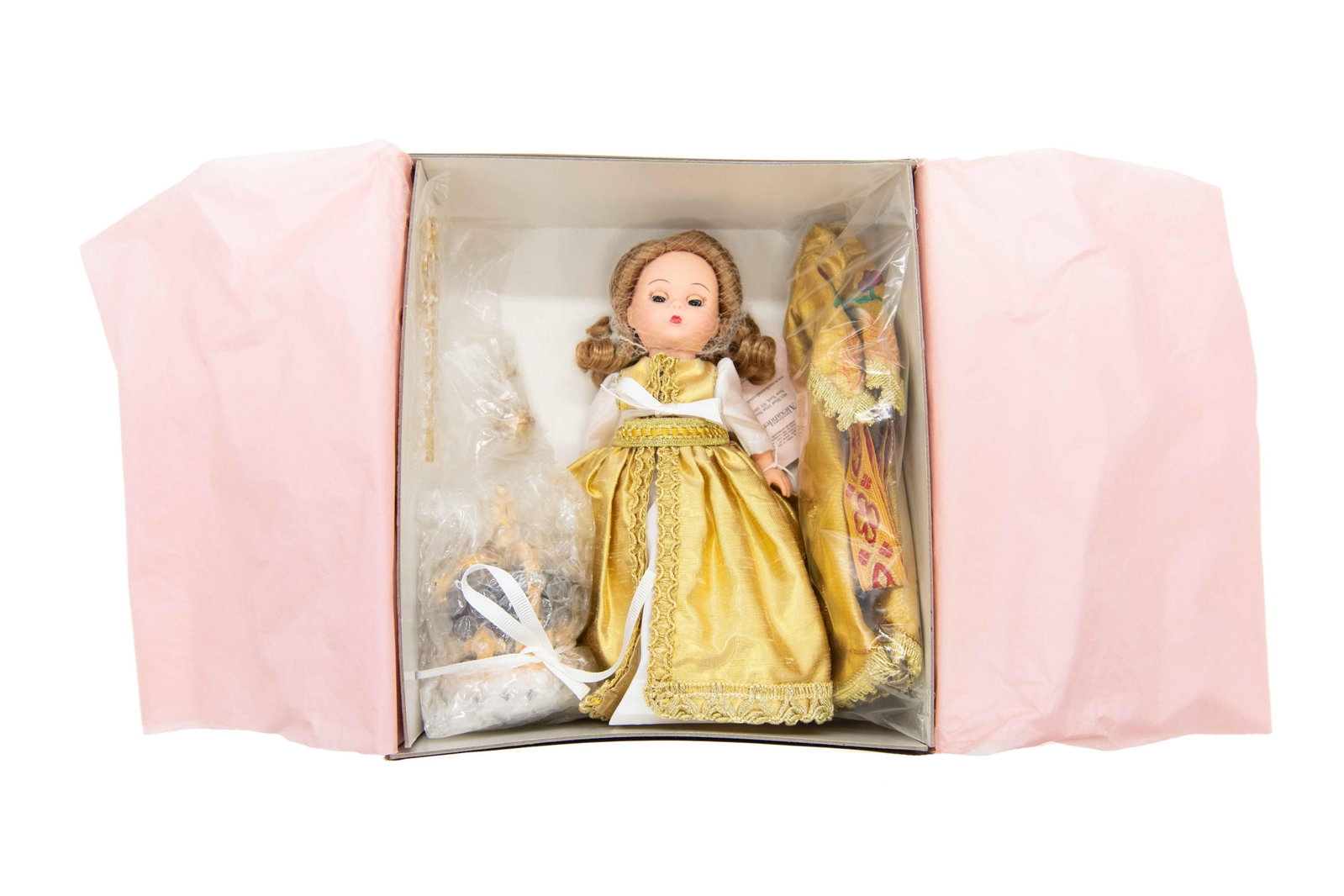 Madame Alexander ‘Queen Elizabeth Crowning Glory’ 33660 Doll, 2002: Madame Alexander ‘Queen Elizabeth Crowning Glory’ 33660 Doll, 2002 Includes Certificate of Authenticity. Numbered 463/500. Box has minimal wear with minor scuffing on the corners. Approxim
