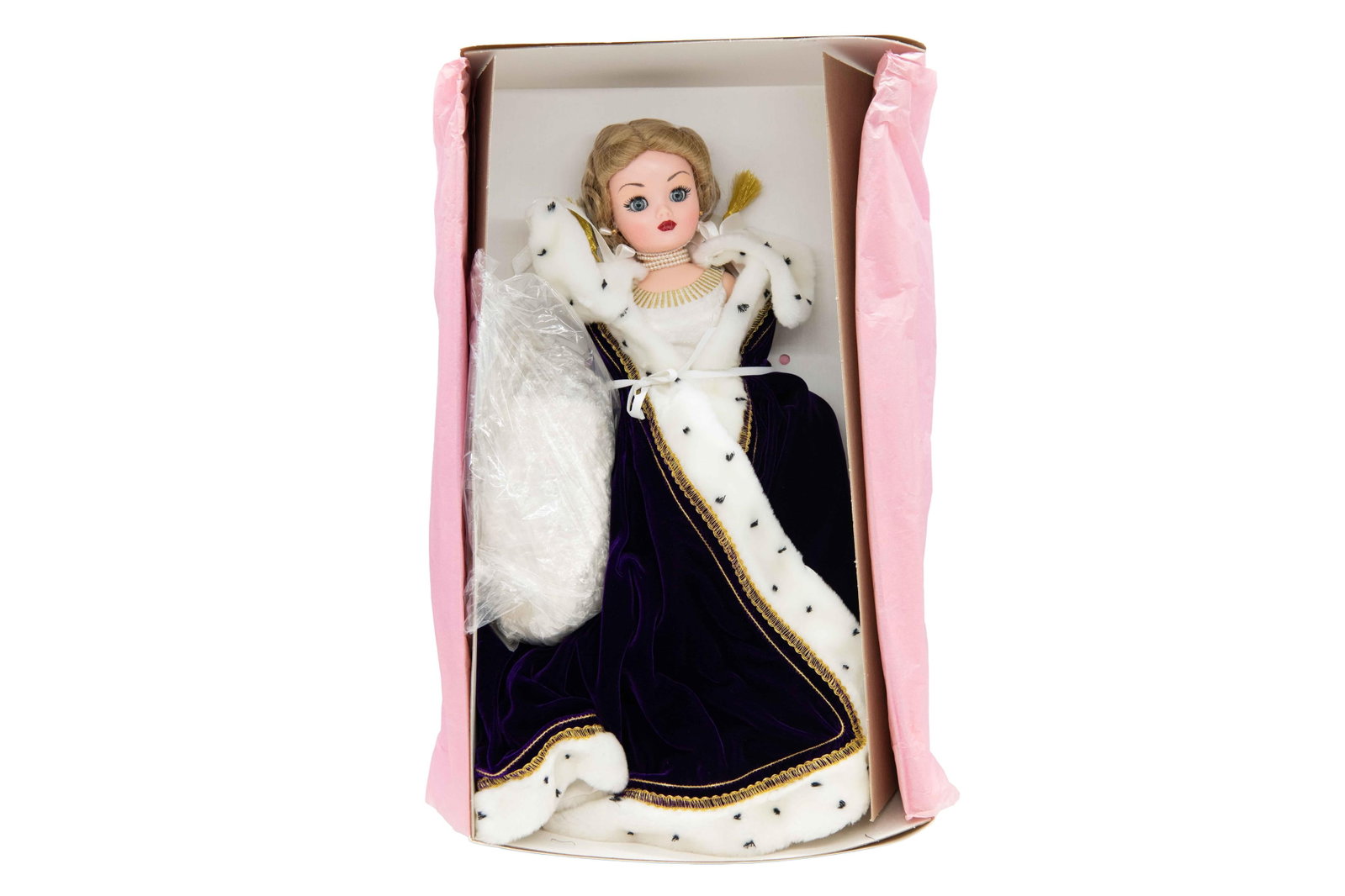 Madame Alexander ‘Queen Elizabeth Recessional’ Doll: Madame Alexander ‘Queen Elizabeth Recessional’ Doll Box has large dents with creasing and scuffing. Approximate size: 6.5” H x 13” W x 21.5” D