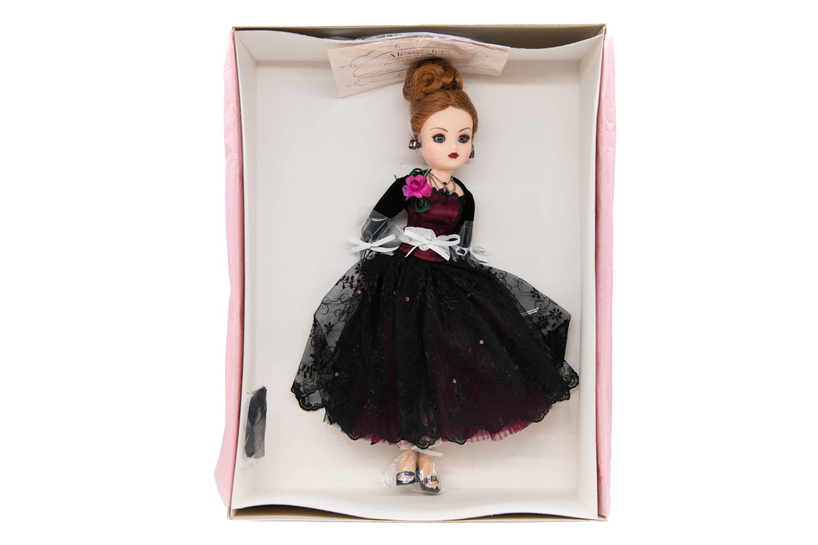 Madame Alexander ‘Dressed to the Nines Cissy’ 36110 Doll, 2003: Madame Alexander ‘Dressed to the Nines Cissy’ 36110 Doll, 2003 Includes Certificate of Authenticity. Numbered 136/350. Box has minimal wear with minor creases and scuffs commensurate with 