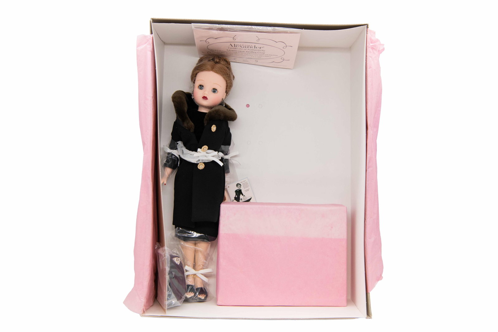 Madame Alexander ‘Lavenesque Yardley Cissy’ 36085 Doll, 2003: Madame Alexander ‘Lavenesque Yardley Cissy’ 36085 Doll, 2003 Includes Certificate of Authenticity. Numbered 187/350. Box has minimal wear with minor creases and scuffs commensurate with ag