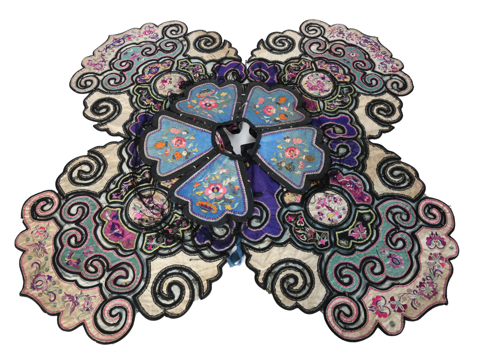 Antique Chinese Fine Silk Embroidered Robe Collars (1 of 9)