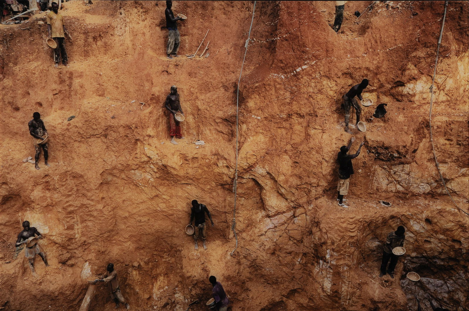 George Osodi (Nigeria b.1974) De Money Series no.1: George Osodi ( Nigeria b.1974 ) " De Money Series no.1, 2009 " Fuji Crystal Archival Print mounted to Dibond. Edition 1 of 6, 15 5/8h x 23 3/8w inches. Provenance: Tafeta Gallery, Private Collection N