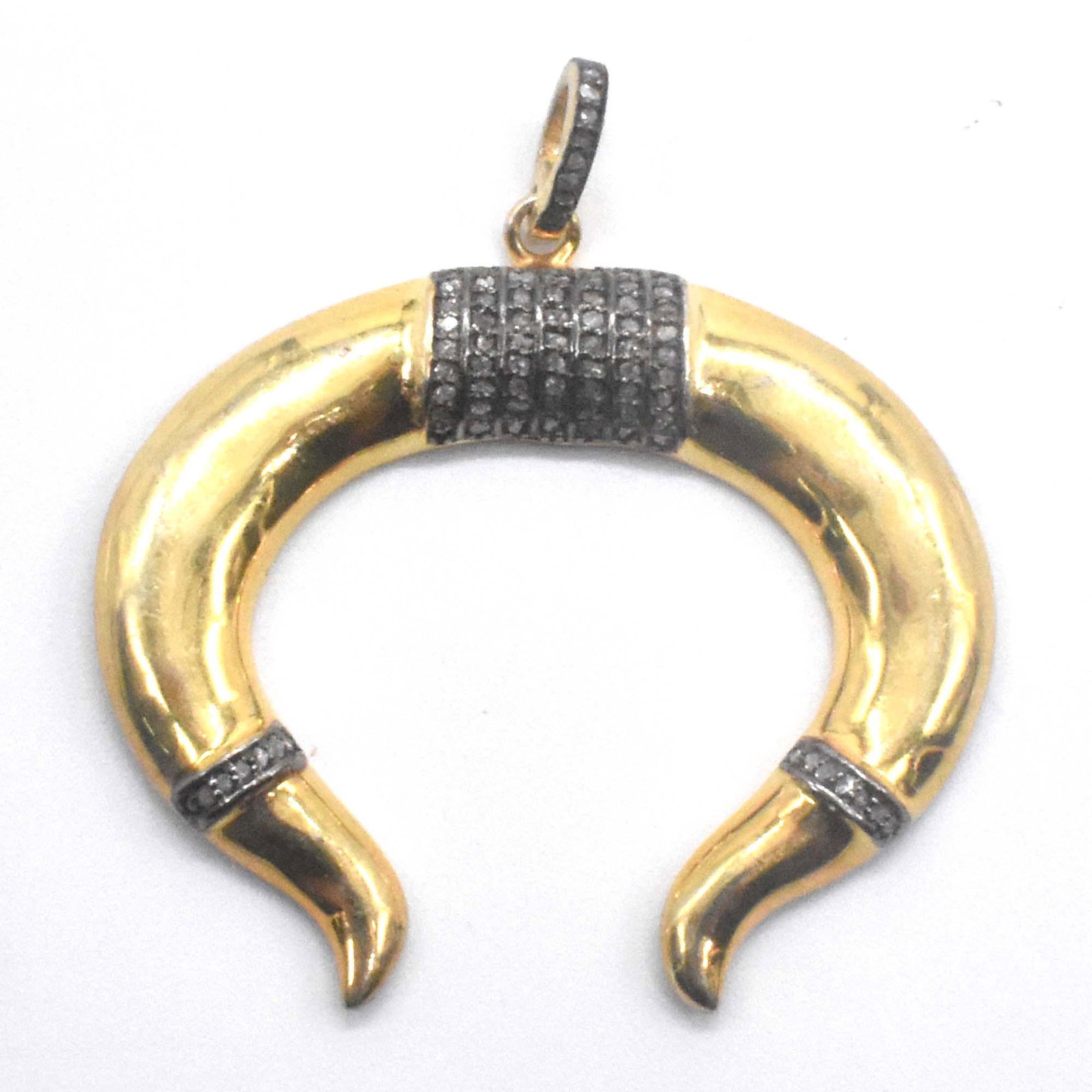 Silver Diamond Pave Diamond Horse Shoe Pendant: Silver Diamond(0.45ct) Gold Black Rhodium Plated Pave Diamond Horse Shoe Pendant(Dimension:45x35mm)