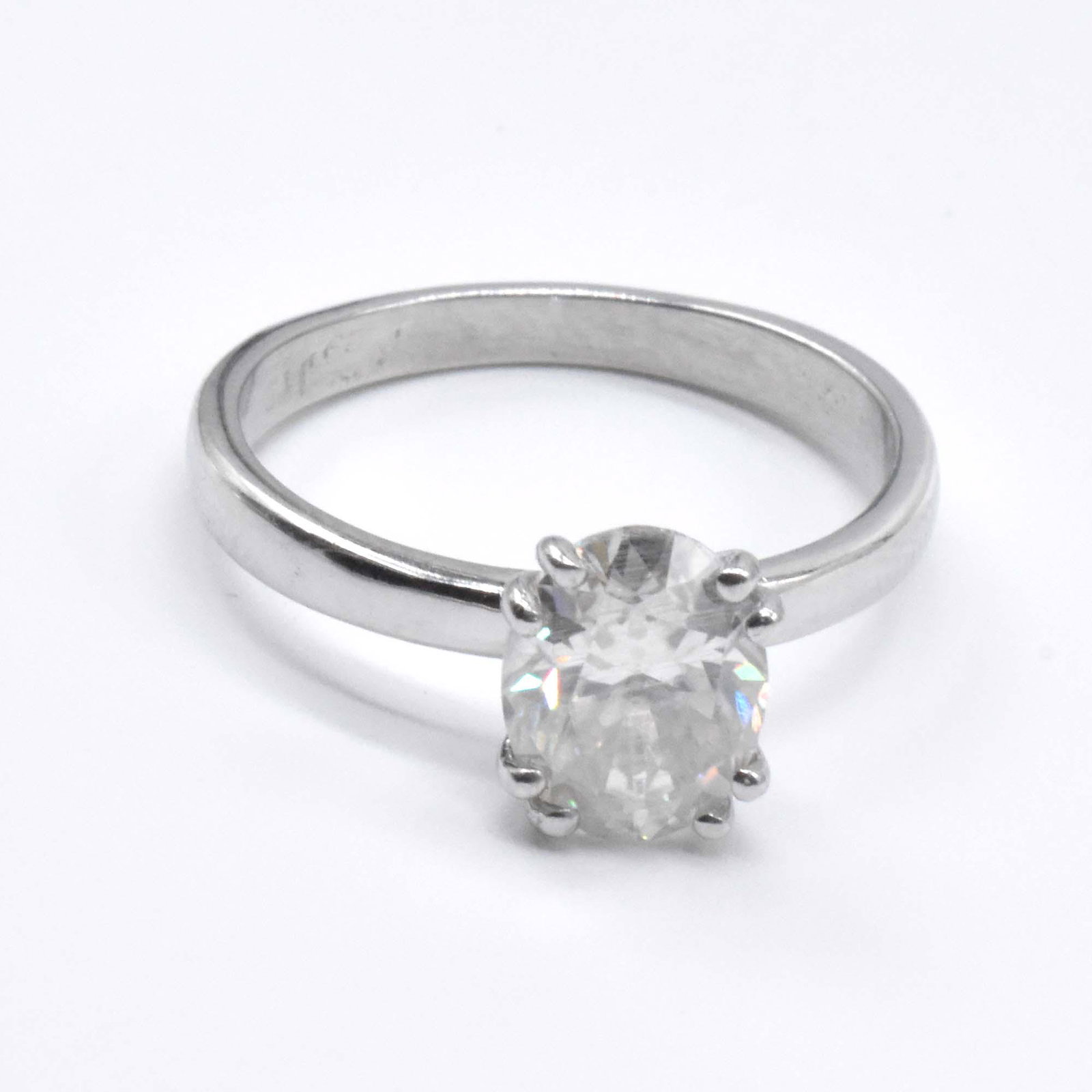 STERLING SILVER RHODIUM PLATED MOISSANITE RING: STERLING SILVER RHODIUM PLATED MOISSANITE (1.80 CTS) RING WEIGHT- 2.45 GRAMS