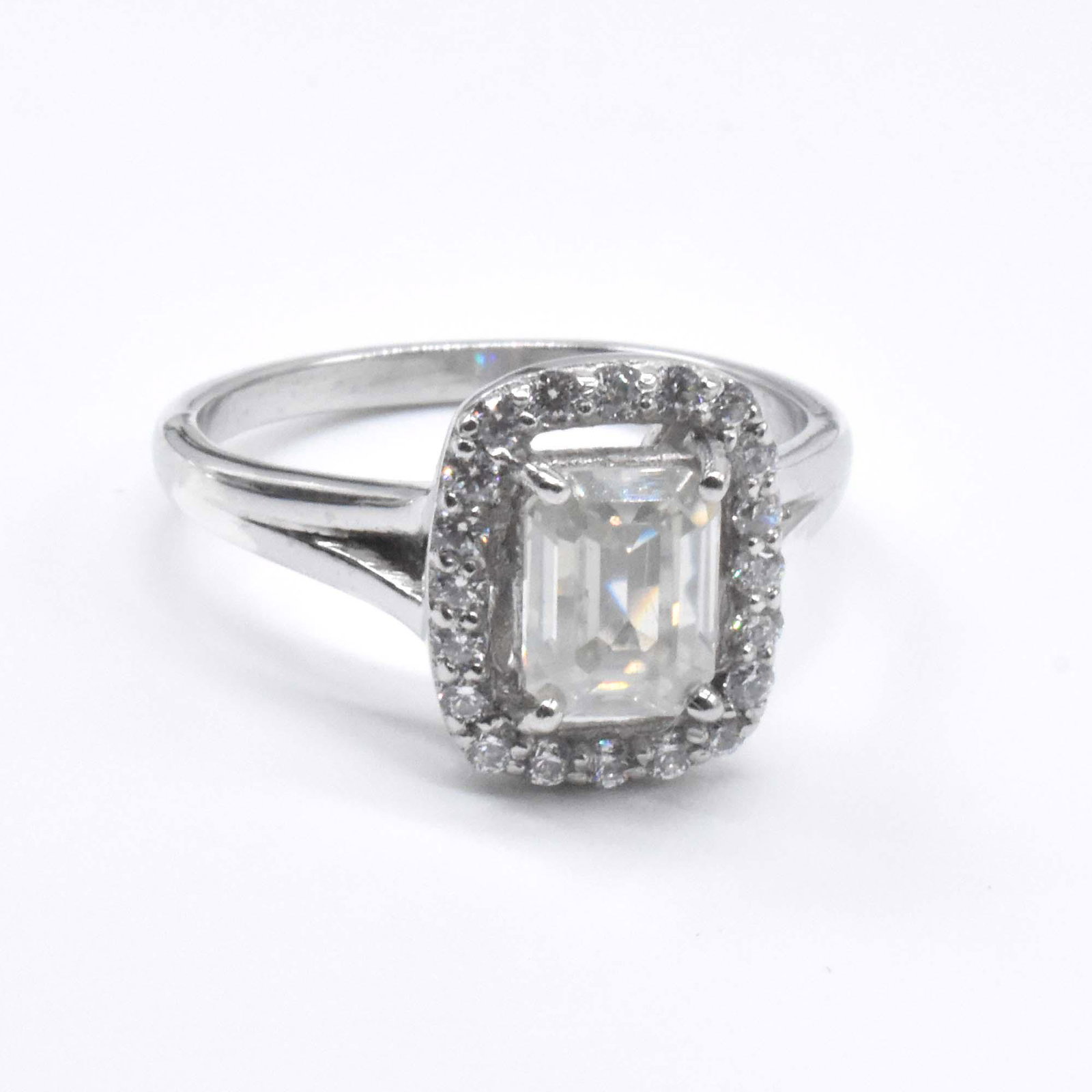 STERLING SILVER RHODIUM PLATED MOISSANITE RING: STERLING SILVER RHODIUM PLATED MOISSANITE (2.10 CTS) RING WEIGHT- 2.95 GRAMS
