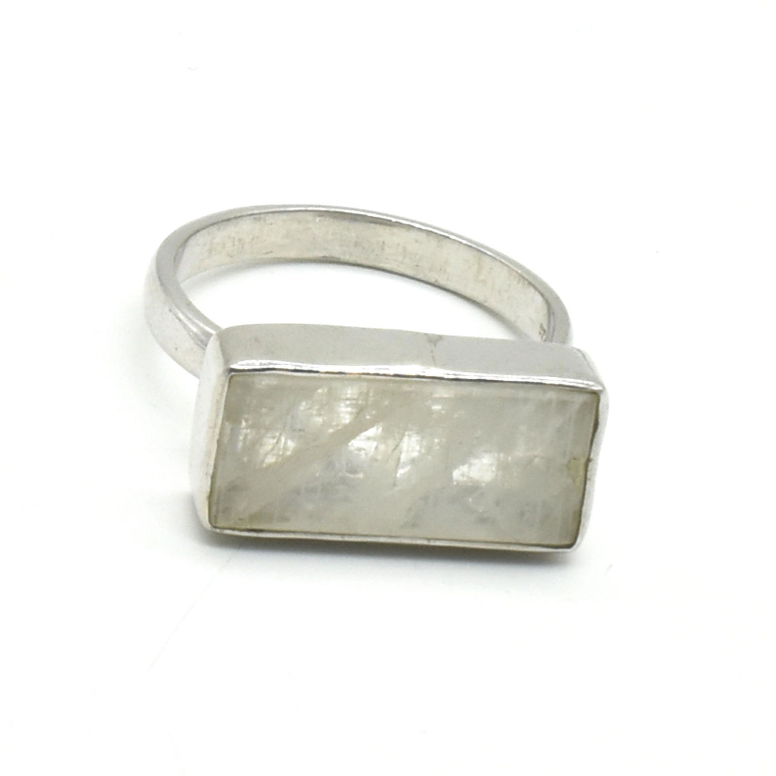 Moonstone(4.5Ct) Ring: Sterling Silver Moonstone(4.5ct) Hand Made Ring (~Size 9.5) (~weight 5.6g)