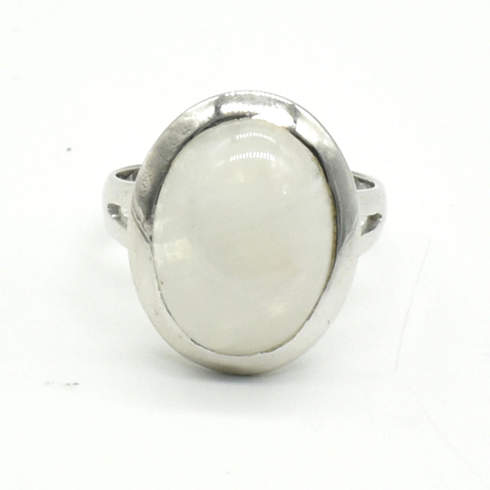 Moonstone(8.1ct) Ring: Sterling Silver Moonstone(8.1ct) Hand Made Ring (~Size 7) (~weight 4.4g)